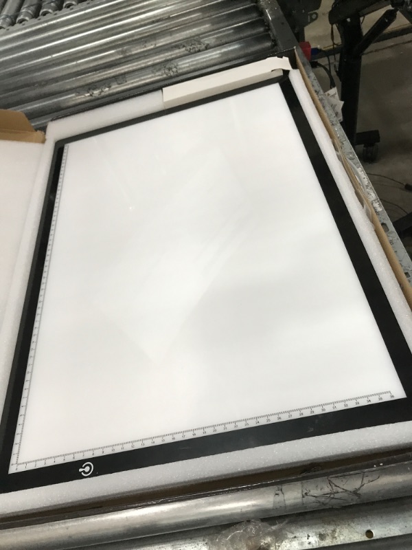 Photo 2 of A4 Portable LED Light Box Trace, LITENERGY Light Pad USB Power LED Artcraft Tracing Light Table for Artists,Drawing, Sketching, Animation
