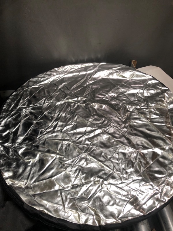 Photo 5 of YICOE Softbox Lighting Kit with 60 cm Reflector Professional Continuous Studio Photography Equipment with 2 95W Bulbs 5500K for Filming Portrait Product Shooting Photography Video
