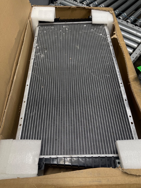 Photo 2 of DWVO Radiator Compatible with 2005-2008 Ford F-150 4.2L V6 4.6L 5.4L V8, 2004 Expedition 4.6L, 2004-2006 Expedition 5.4L V8, 06-08 Lincoln Mark LT 5.4L, 05-08 Navigator 5.4L V8 DWRD1082