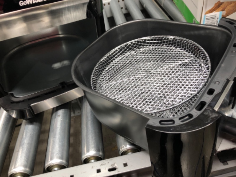 Photo 1 of 7 qt. Black/Stainless Steel Air Fryer and Dehydrator Max XL