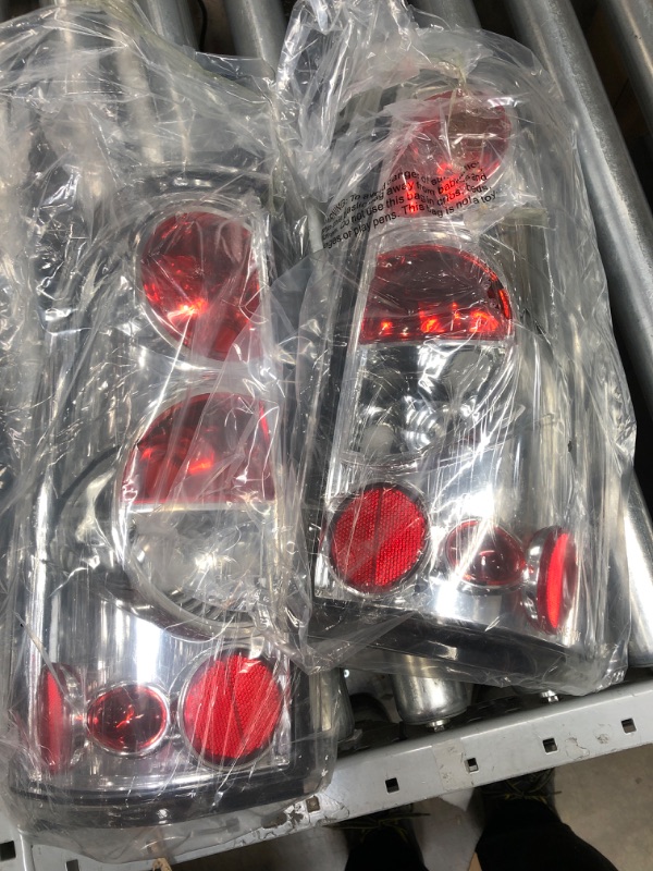 Photo 4 of CPW Tail Lights For Chevy Chevrolet Silverado 1999 2000 2001 2002 2003 2004 2005 2006 2007 1500/2500/3500 GMC Sierra 1999-2003 Taillights Assembly Pickup Brake Rear Lamps Chrome/Clear