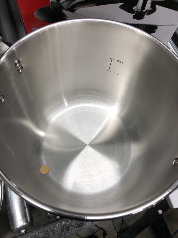 Photo 1 of *** MISSING SILICONE GASKET *** MAGEFESA Star Quick Easy To Use Pressure Cooker, 18/10 Stainless Steel, Suitable for induction. ,Thermodiffusion bottom, 3 Security Systems (12 QUART) 12 Qts