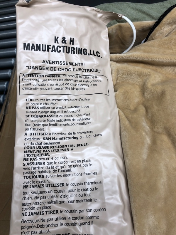 Photo 4 of *** HEATING PAD HEATS VERY SLOW*** K&H Pet Products Thermo-Snuggly Sleeper Heated Pet Bed Large Sage 31" x 24" 6W Large (24" x 31") Recyclable Box