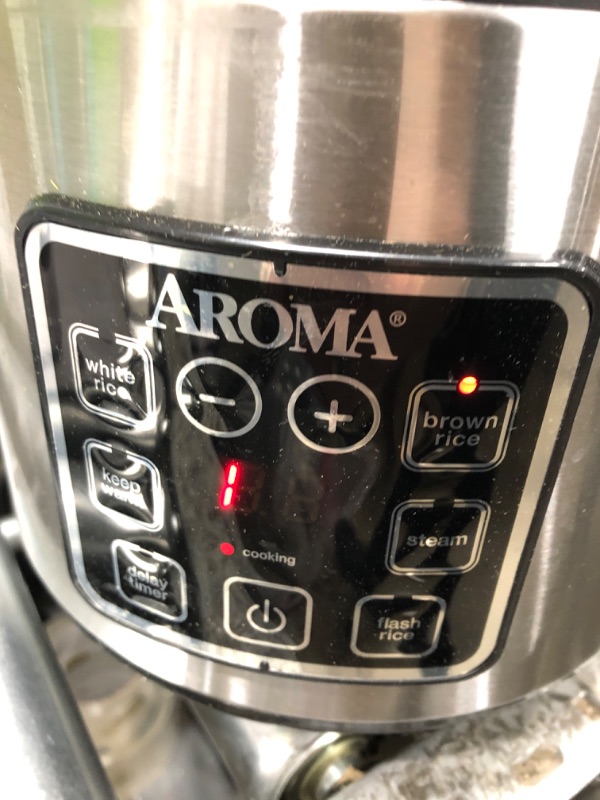 Photo 4 of *** POWERS ON *** Aroma Housewares ARC-914SBD Digital Cool-Touch Rice Grain Cooker and Food Steamer, Stainless, Silver, 4-Cup (Uncooked) / 8-Cup (Cooked)
