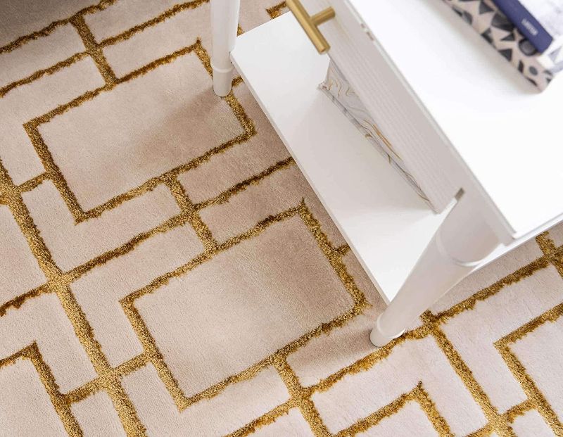 Photo 1 of 
Unique Loom Glam Collection Geometric, Squares, Metallics, Modern, Chic Area Rug, 2 ft x 3 ft, White/Gold