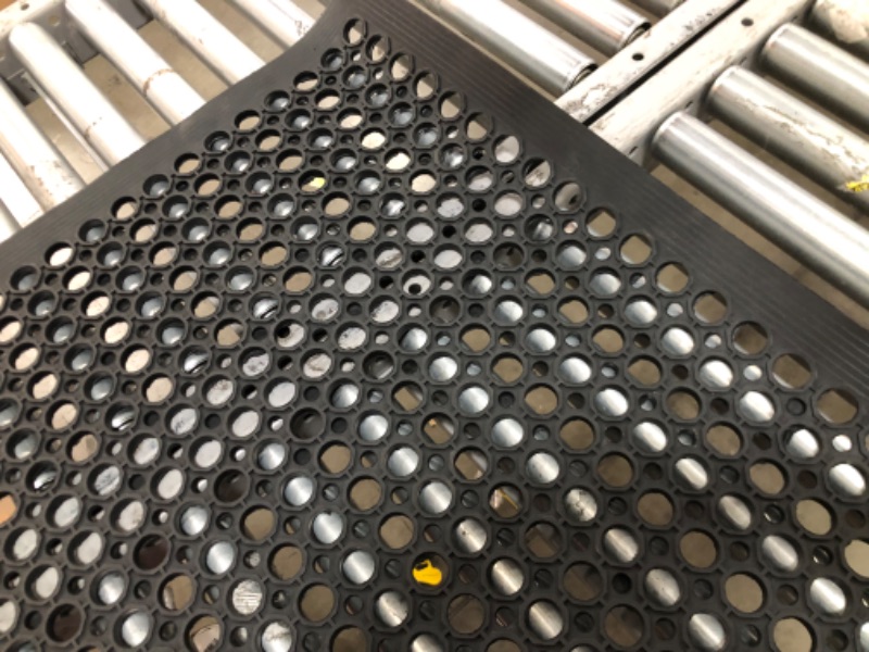 Photo 1 of 3 X 5 BLACK RUBBER MAT, VIEWPHOTOS
