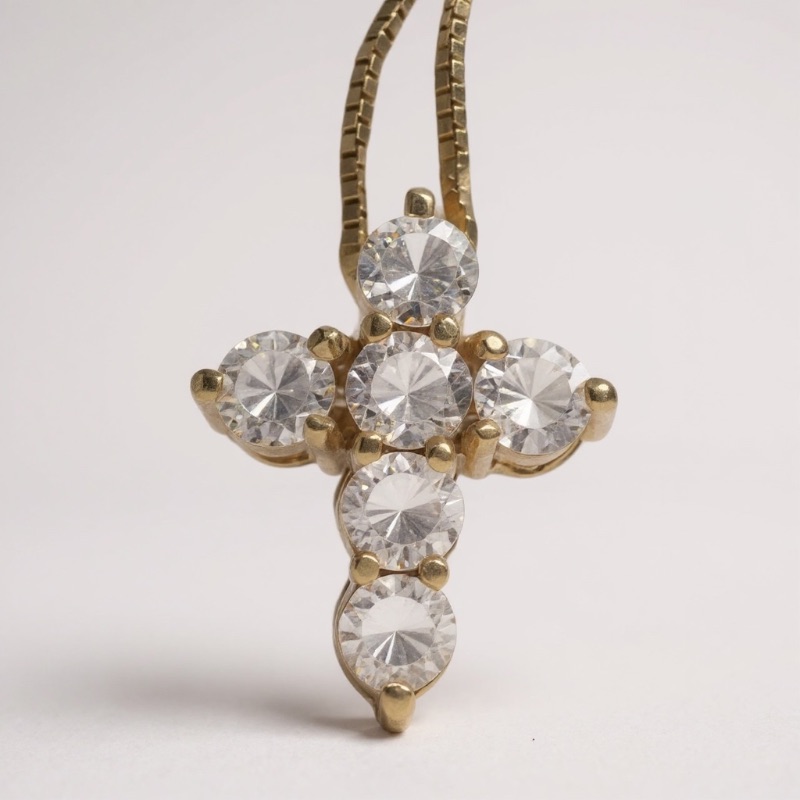 Photo 1 of 14K YELLOW GOLD CHAIN w 14K GOLD CROSS PENDANT 1.25 cwt DIAMONDS 5 TTL G OVERALL LENGTH 19” #9
