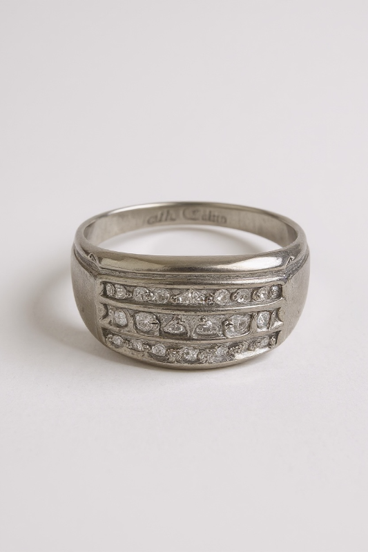 Photo 1 of 10K WHITE GOLD 0.50ctw 5.2G RING SIZE 11 1/2  #43