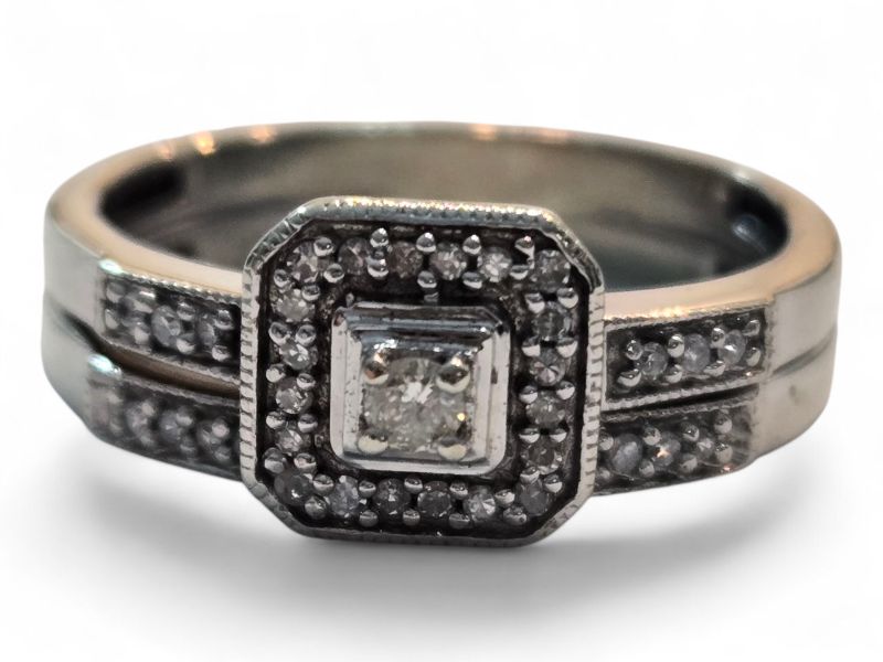 Photo 1 of 10K WHITE GOLD 0.50ctw DIAMOND 2.9G RING SIZE 4 3/4  #51