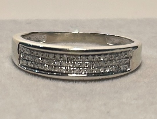 Photo 1 of 10K WHITE GOLD .50ctw DIAMOND BAND RING 2.3G SIZE 8 1/2  #39