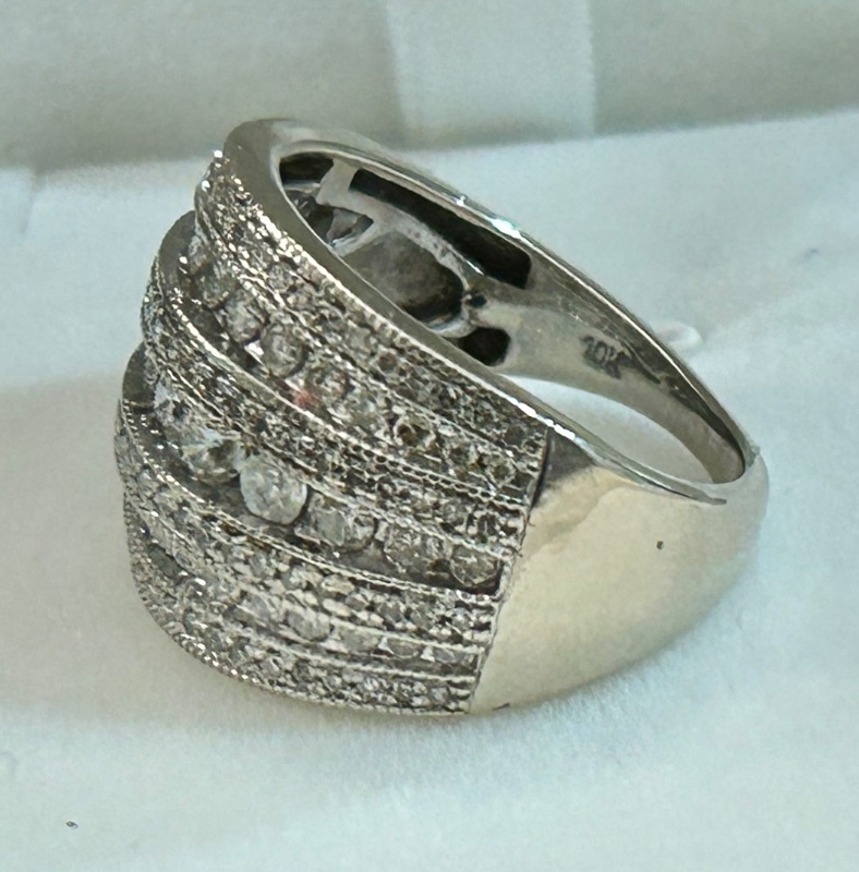 Photo 1 of 10K WHITE GOLD 2ctw DIAMOND RING 5.8G SIZE 7 #36