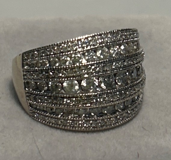 Photo 1 of 10K WHITE GOLD 2ctw DIAMOND RING 5.8G SIZE 7 #36
