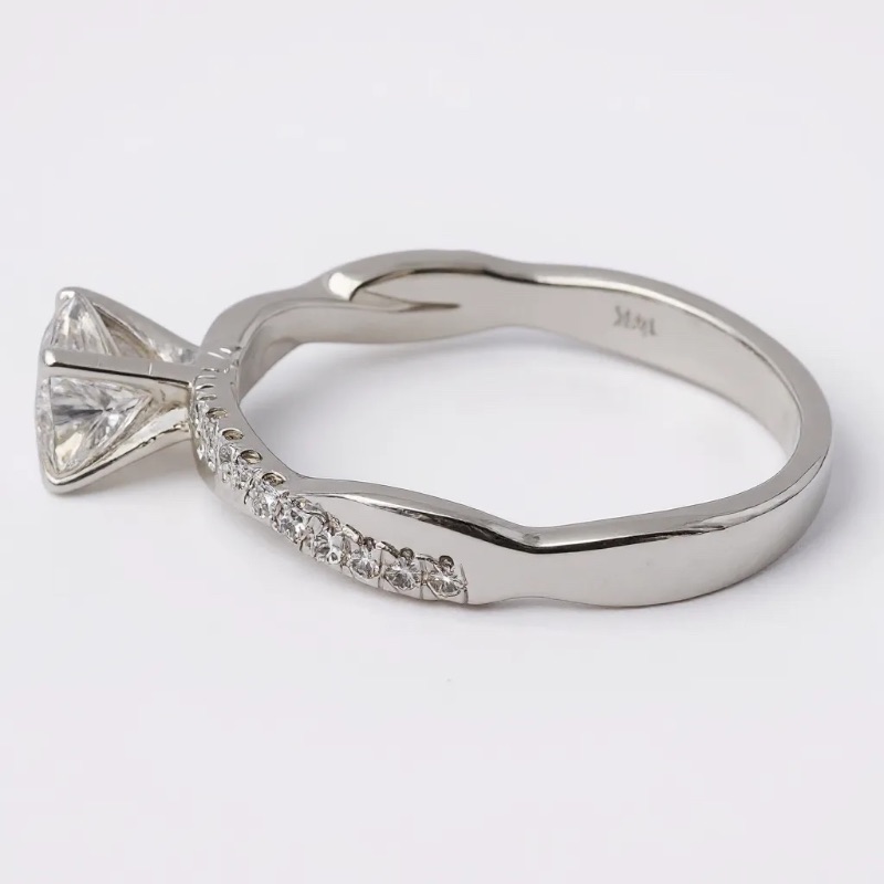 Photo 1 of 14K WHITE GOLD 0.75cwt DIAMOND RING 2.6G SIZE 6 3/4 #25
