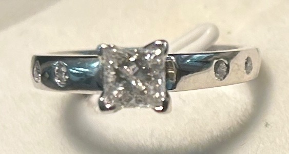 Photo 1 of 14K WHITE GOLD 0.60 PRINCESS CUT DIAMOND RING 3.6G SIZE 5 3/4 #23