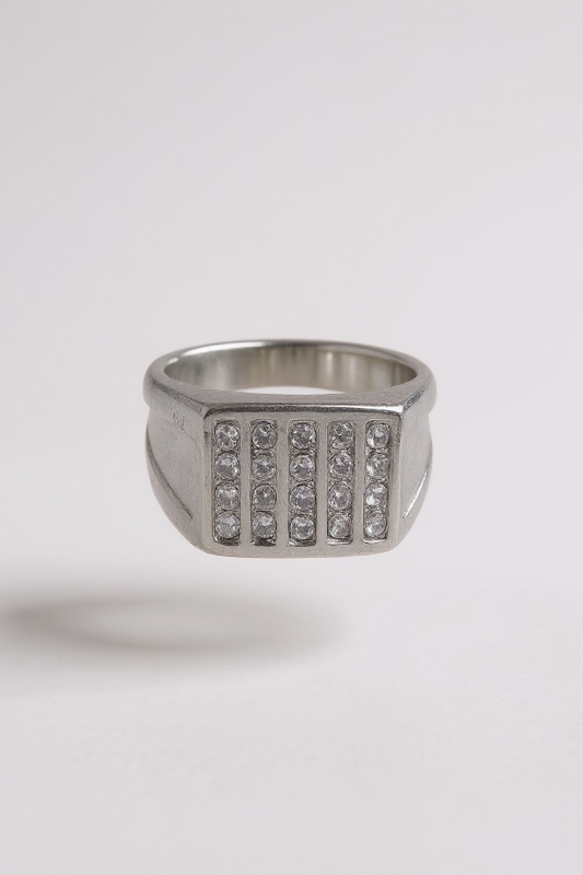 Photo 1 of 10K WHITE GOLD 0.50ctw DIAMONDS RING 7.5G SIZE 9 1/2 #45