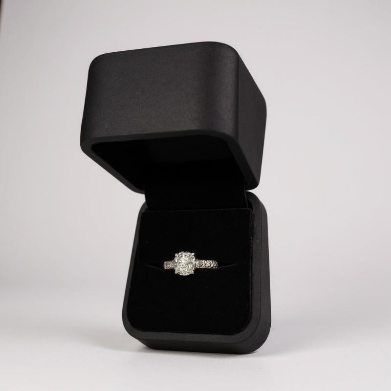 Photo 1 of 10K WHITE GOLD 1cwt DIAMONDS 3.3G RING SIZE 8 1/4 #49