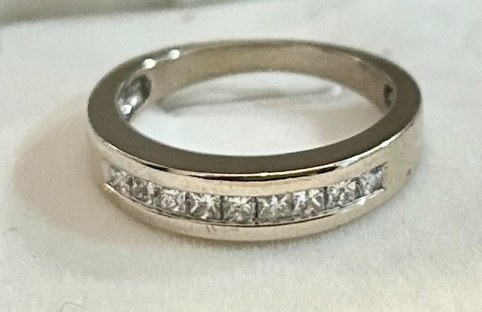 Photo 1 of 10K WHITE GOLD 0.50ctw DIAMONDS RING 5.8G SIZE 9 #47