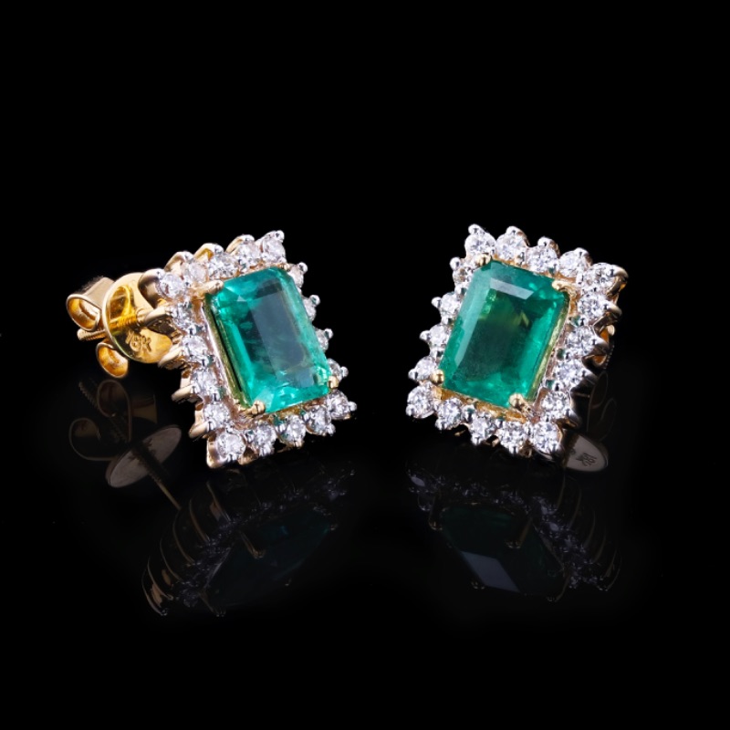 Photo 1 of 18K Gold 2.99 cts Emerald and .66 cts Diamond Stud Earrings W. MSRP Appraisal   ER006168