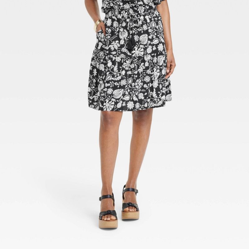 Photo 1 of Small Women's Mini Tiered a-Line Skirt - Knox Rose™ Black Floral 