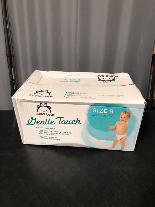 Photo 2 of Amazon Brand - Mama Bear Gentle Touch Diapers, Hypoallergenic, Size 5, 132 Count (4 Packs of 33)