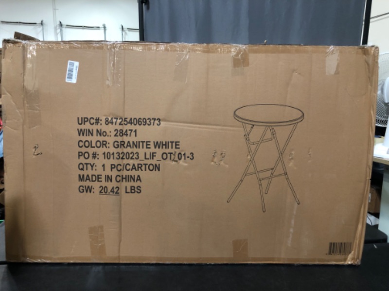 Photo 1 of Flash Furniture – Table Bistro Pliante Ronde De 31,25 Po, Blanc Avec Tréteaux Gris Fini Poudré (DADYCZ80R2BARRE)
