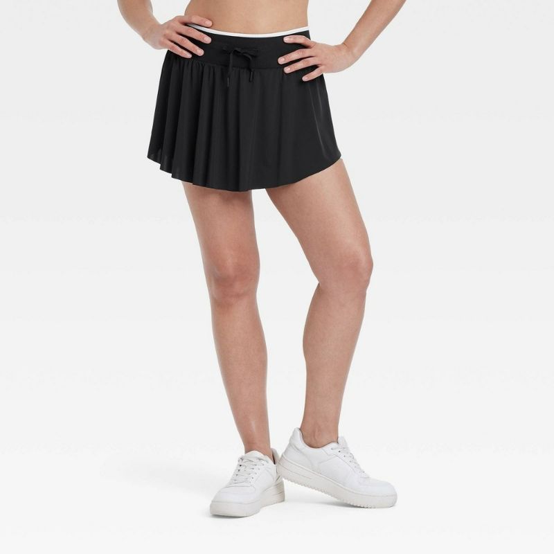 Photo 1 of Medium Women's Seamless Skort - All in Motion™ Black 
