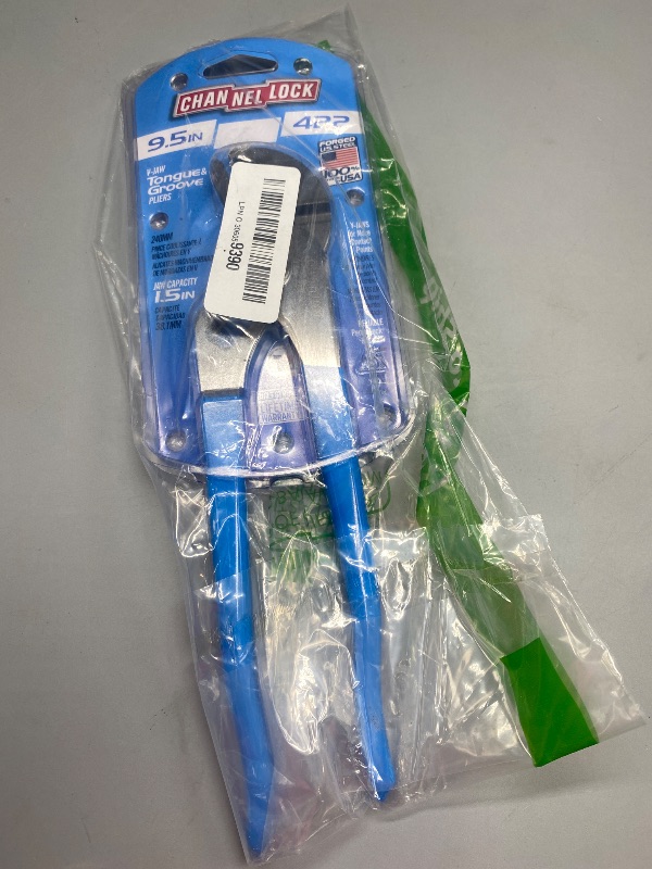 Photo 1 of Channellock 422 1-1/2-Inch Jaw Capacity 9-1/2-Inch V-Jaw Tongue and Groove Plier , Blue

