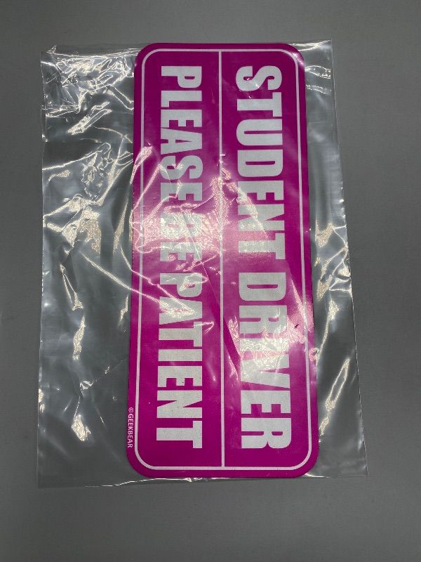 Photo 1 of PIN/PINK** GEEKBEAR Student Driver Car Magnet - Colorful, Reflective, Weather-Resistant - Rectangular 8.7 x 3.5 in