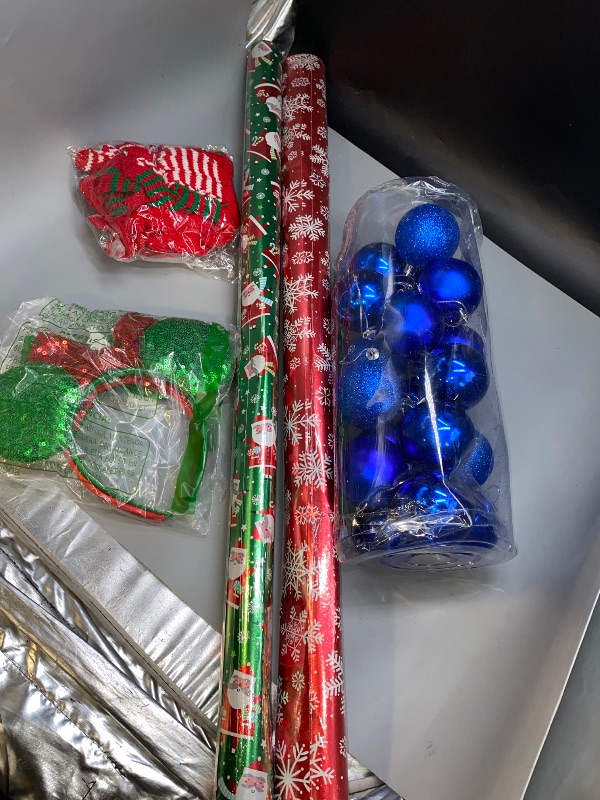 Photo 1 of 4 ITEM CHRISTMAS BUNDLE 