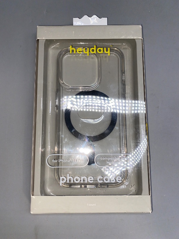 Photo 1 of Apple iPhone 15 Pro Case with MagSafe - heyday Clear