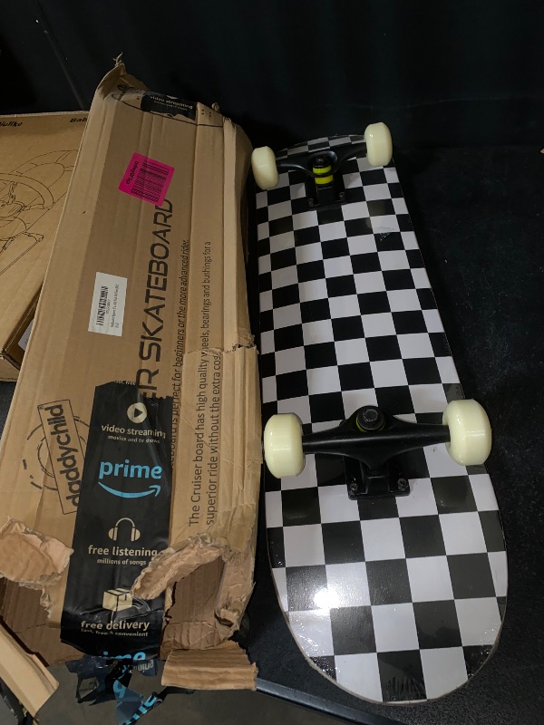 Photo 1 of  Complete Skateboard - Pro Style Quality - Maple 7-Ply Deck, Aluminum Trucks, Urethane Wheels, Precision Bearings - The Perfect Beginners First Board