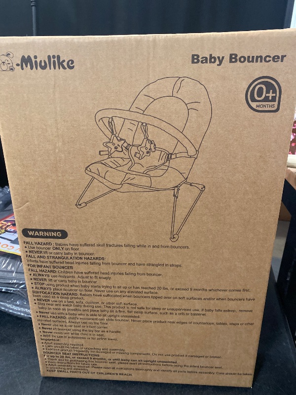 Photo 1 of Q-MIULIKE Baby Bouncer Seat Infant Seat Non-Slip Feet 3-Point Harness for Newborn 0-9 Months Up to 20lbs?Little Giraffe?