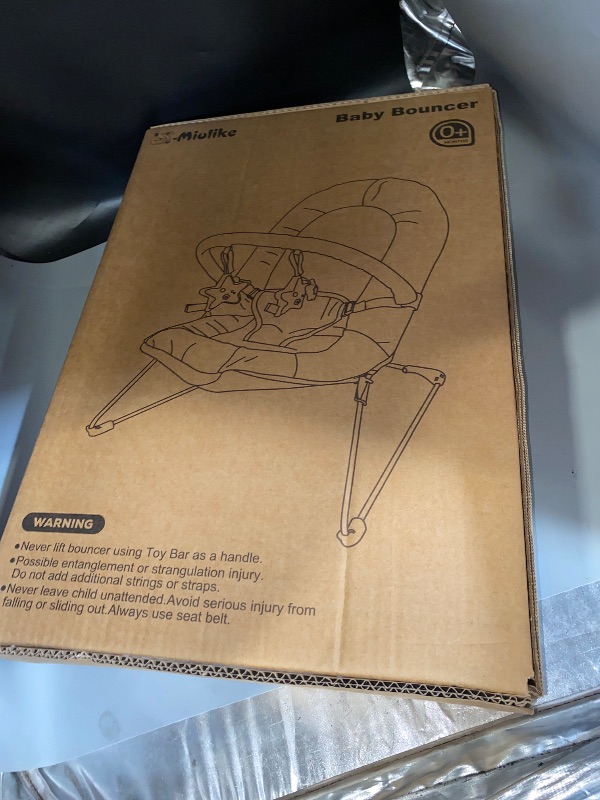 Photo 1 of Q-MIULIKE Baby Bouncer Seat Infant Seat Non-Slip Feet 3-Point Harness for Newborn 0-9 Months Up to 20lbs?Little Giraffe?