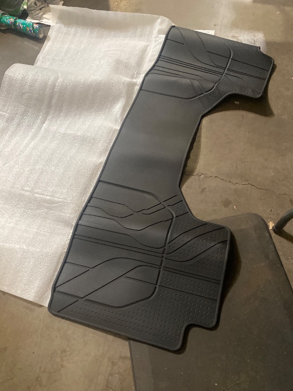 Photo 1 of Genuine Chevrolet Premium All Weather Floor Mat In Very Dark Atmosphere One Piece For Second Row