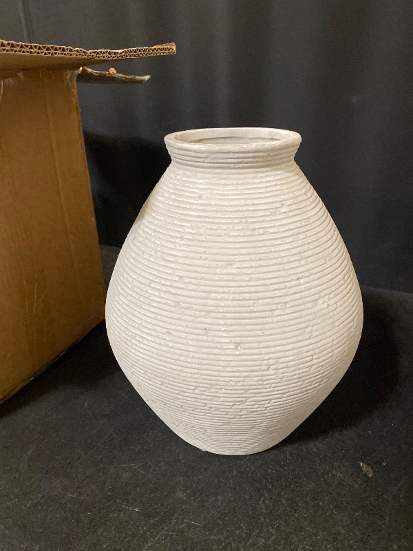 Photo 1 of Rustic Ceramic Flower Vase Distressed Farmhouse Pottery Clay Large Terracotta Floor Vases for Decorative Table Centerpiece Modern Home Decor Aesthetic Living Room Bedroom Wedding Housewarming Gift
