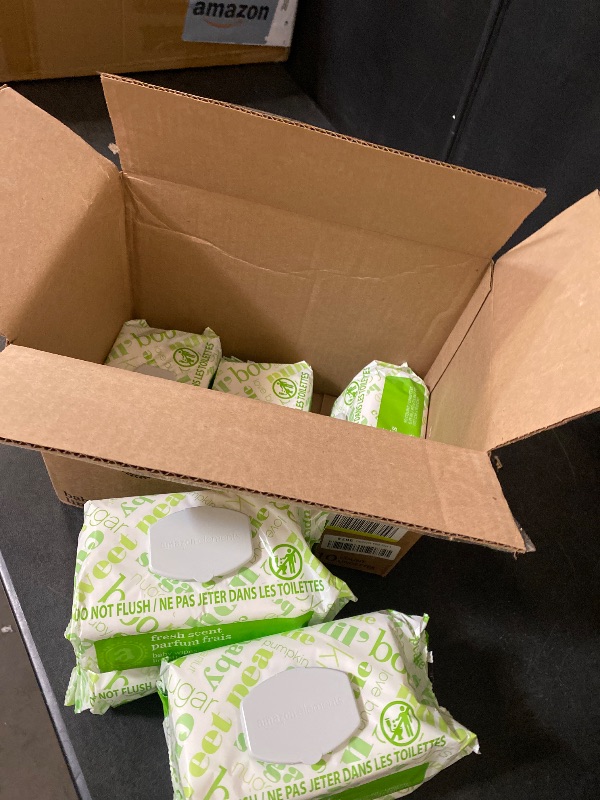 Photo 1 of Amazon Elements Baby Wipes, Fresh, Flip-Top Packs, 810 Count, 9 Packs of 90 Counts
