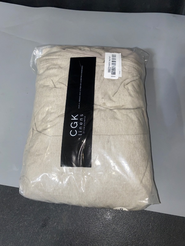 Photo 1 of Queen- Duvet Cover Queen Size Set - Extra Soft Queen Size Duvet Cover 90 x 90 with 2 Pillow Shams - Hotel Luxury Easy Care and Fade Free w/ Zipper Closures & Ties - Breathable Bedding Set (Heathered Beige)