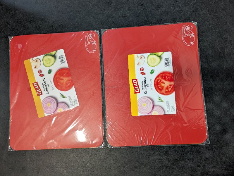 Photo 2 of GLAD - 4pcs Flexible Cutting Board - Chopping Mat - Dishwasher and Food Safe - 2 Packs
