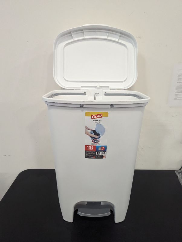 Photo 5 of Glad 13 Gallon Trash Can | Plastic Kitchen Waste Bin with Odor Protection of Lid | Hands Free with Step On Foot Pedal and Garbage Bag Rings, 13 Gallon, White
