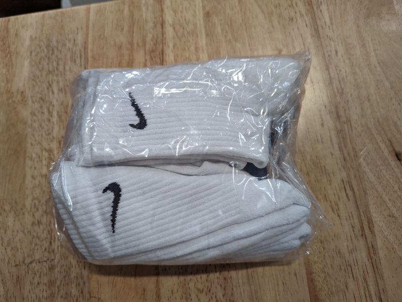 Photo 3 of Nike Men/'s Performance Cotton Cushioned Crew Socks, 6 Pair Medium (size unknow) (White) Six Pack
