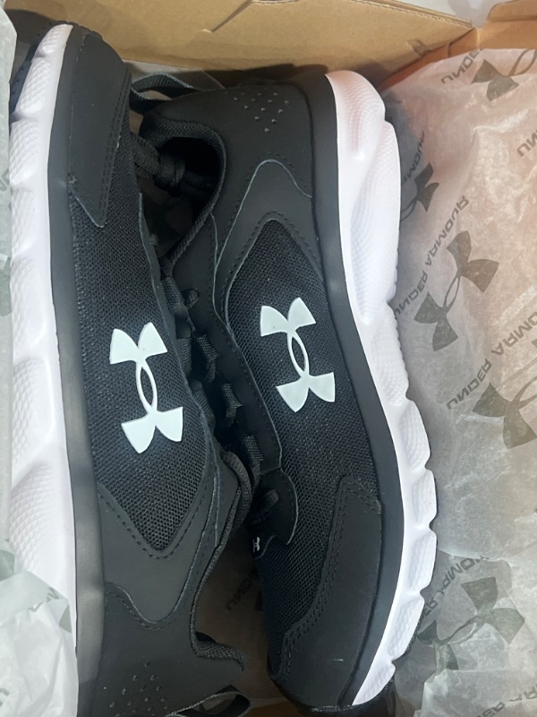 Photo 2 of Under Armour Boy's Grade School Assert Size 7Y Running Shoe