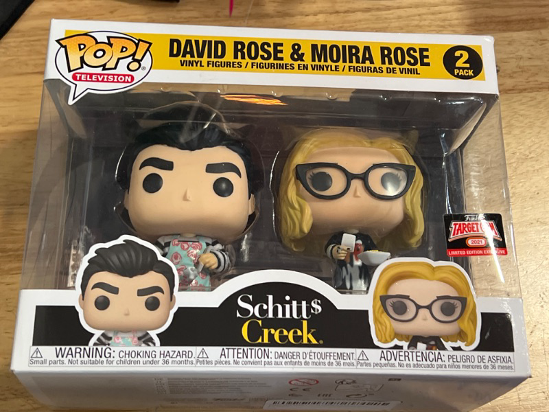 Photo 2 of Funko Pop! Schitts Creek David and Moira Rose Exclusive
