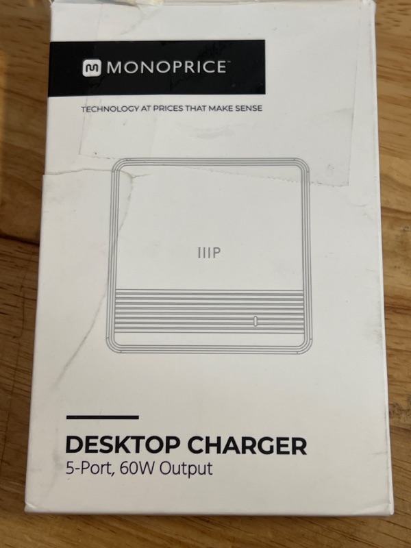 Photo 2 of Monoprice 60W USB?C 5?Port Desktop Charging Station

