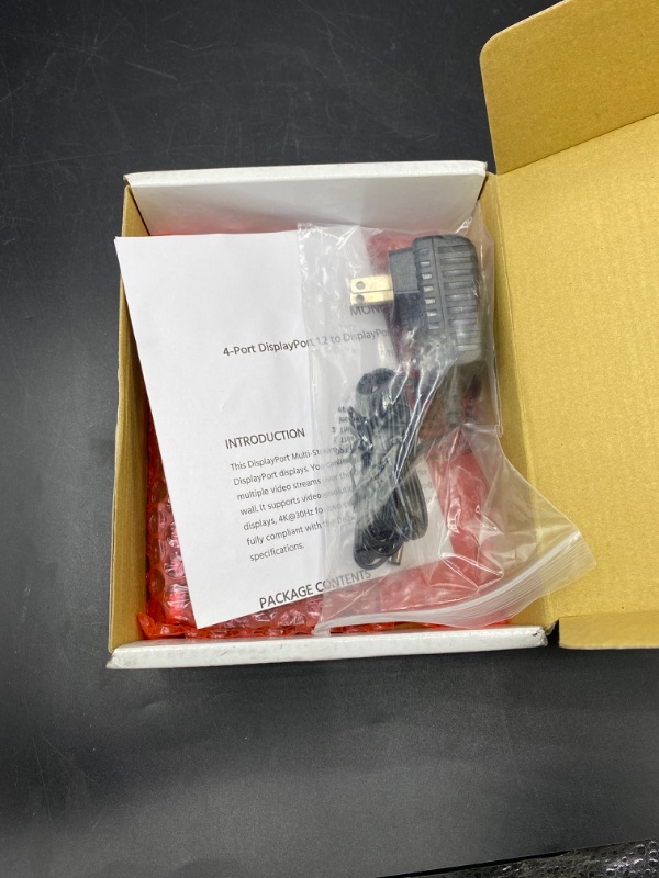 Photo 1 of Monoprice 4-Port DisplayPort 1.2 to DisplayPort Multi-Stream Transport (MST) Hub, DP to DP Black