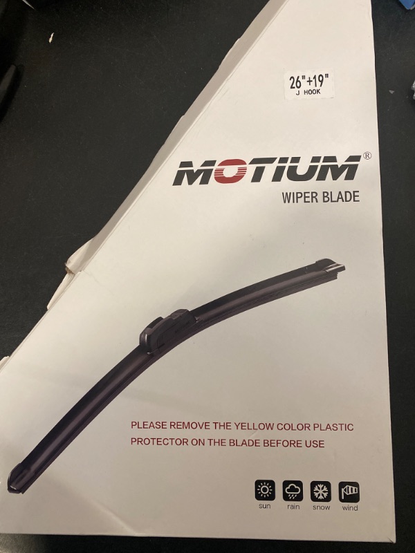 Photo 2 of MOTIUM OEM QUALITY Premium All-Season Windshield Wiper Blades (22"+22" pair for front windshield)
