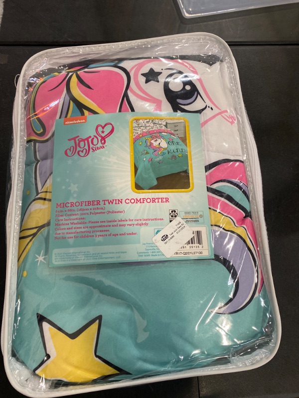 Photo 2 of Twin JoJo Siwa Comforter