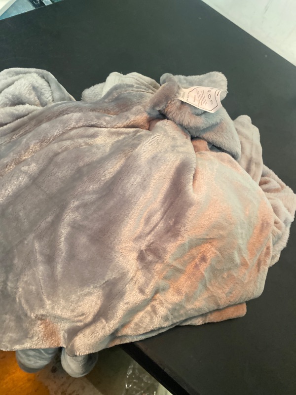 Photo 1 of JIAHANNHA Fleece Blanket Twin Size Grey 60 by 80 Inches Throw Blankets for Couch Sofa Bed 280GSM,Super Soft Cozy and Luxury Bed Blanket for All Season
