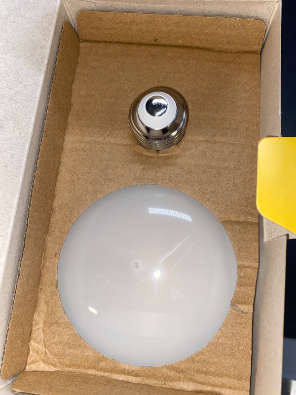 Photo 1 of GE Ultra Bright LED Light Bulbs 150 Watt Daylight BR30 Floodlights Medium Base Frosted Finish 2pk