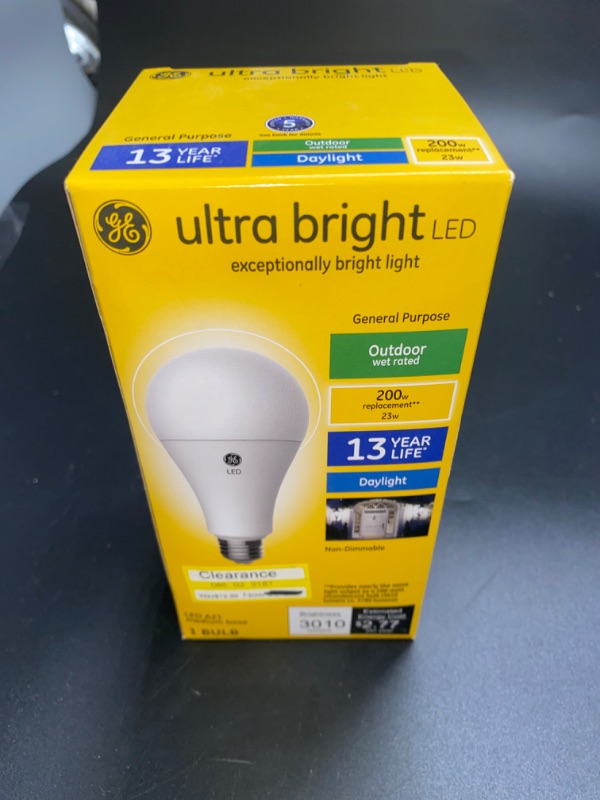 Photo 2 of GE 93128934 LED Bulb Ultra Bright A21 E26 (Medium) Daylight 200 Watt Equivalence Frosted