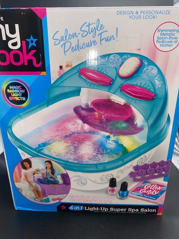 Photo 3 of MY LOOK 6-in-1 Light-up Super Spa Salon Activity Kit